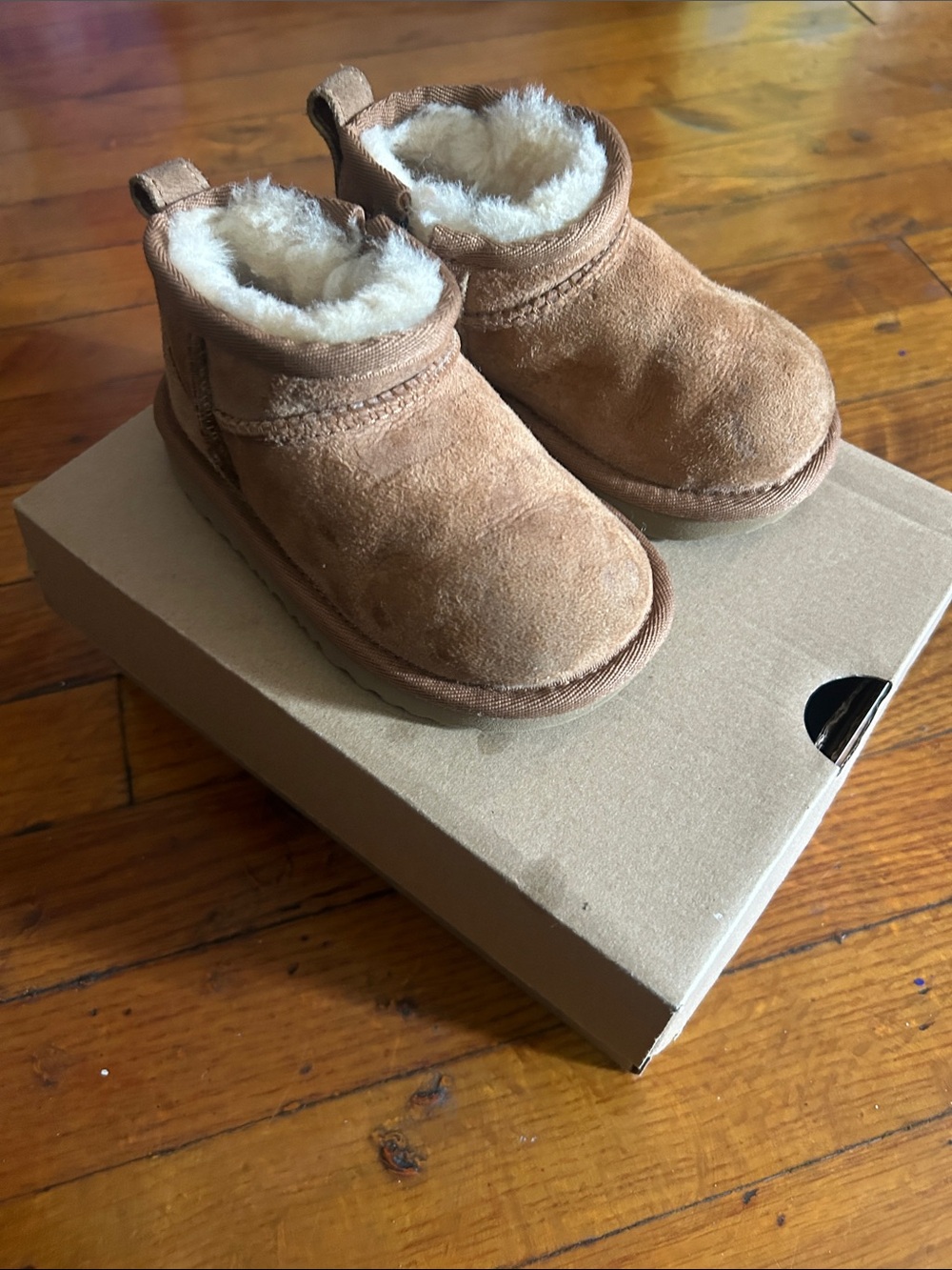 UGG T Classic Ultra Mini